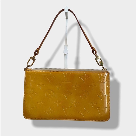 Louis Vuitton - Picture 9 of 10